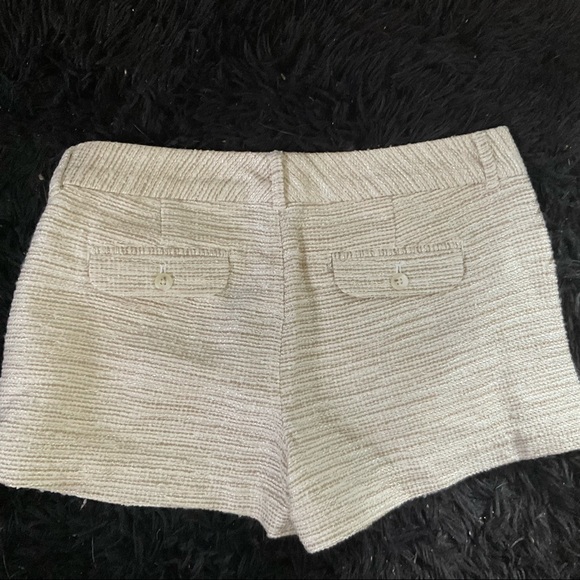 “BANANA REPUBLIC” Off White WITH Gold Thread Tweed Shorts. - Picture 3 of 16